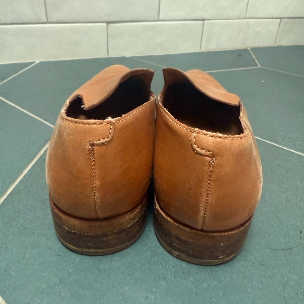 Madewell Women’s Tan Leather Loafers - Picture 5 of 6